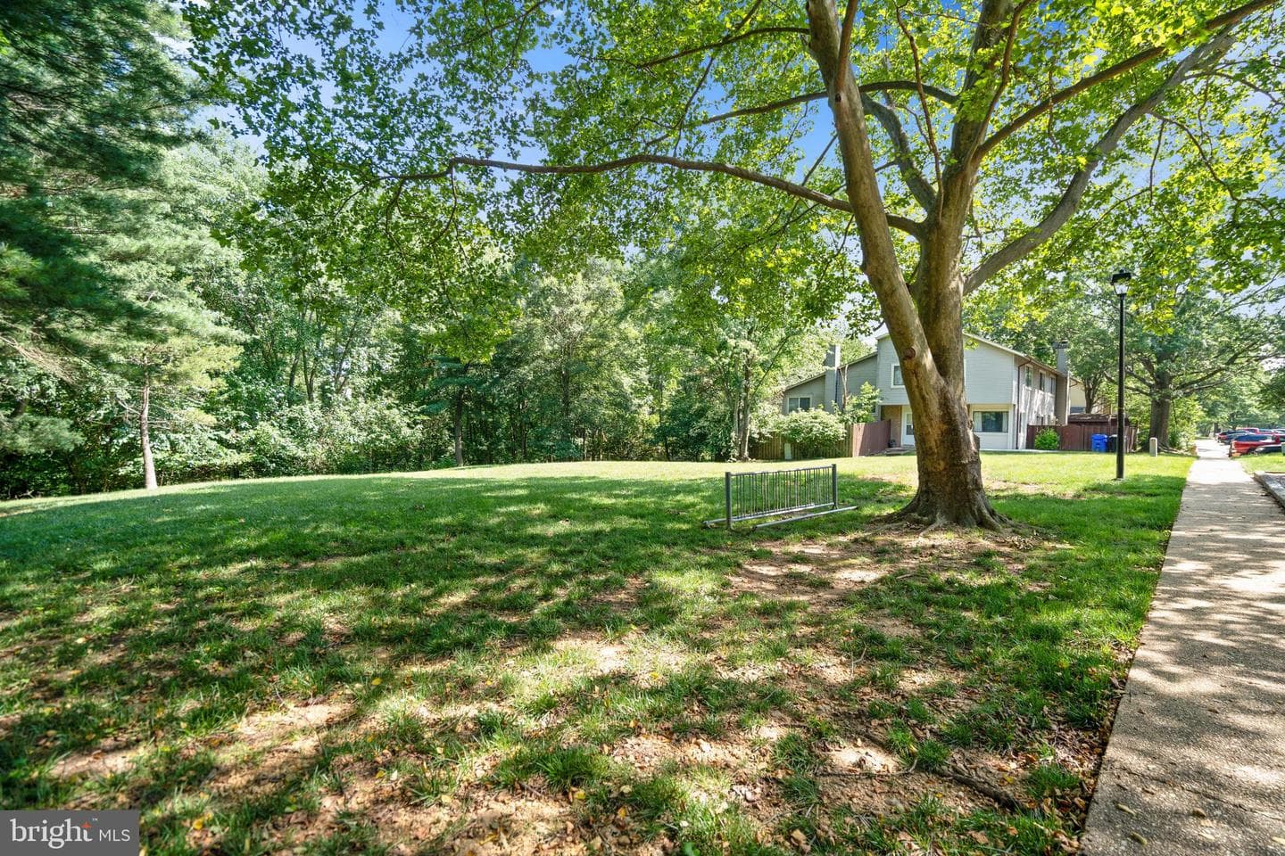 7625 Woodbine Drive photo 4