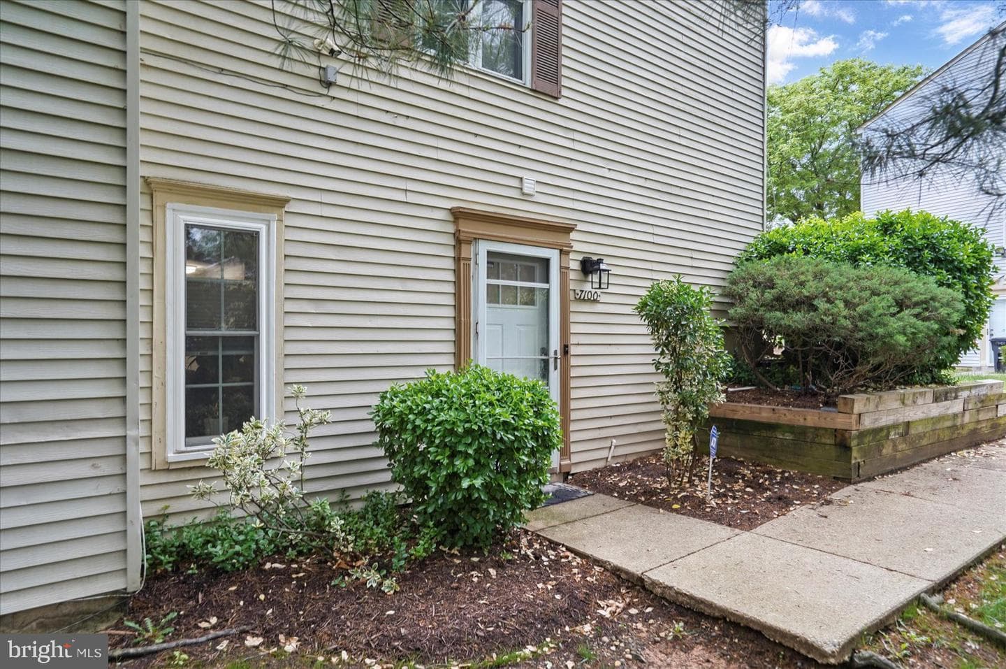 7100 Cipriano Springs Drive photo 2