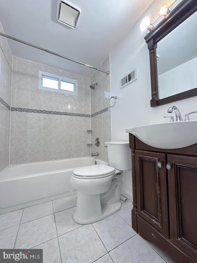 8432 Ravenswood Road photo 15