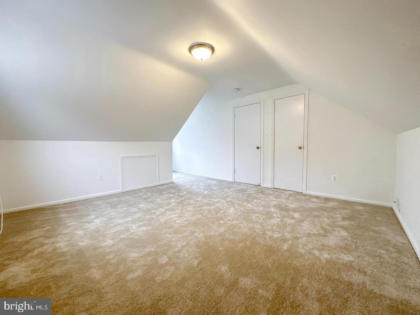 8432 Ravenswood Road photo 17
