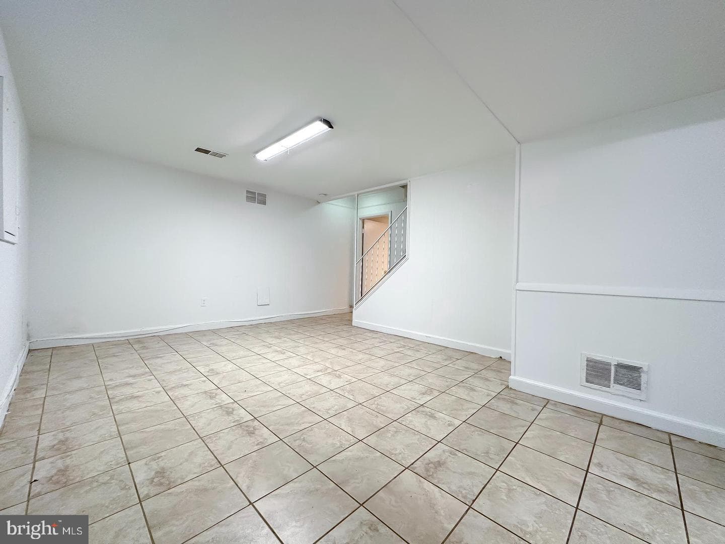 8432 Ravenswood Road photo 18