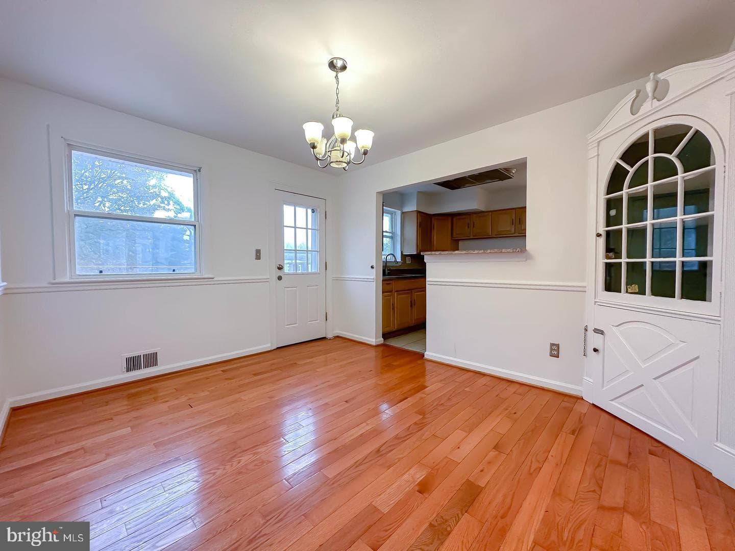 8432 Ravenswood Road photo 7