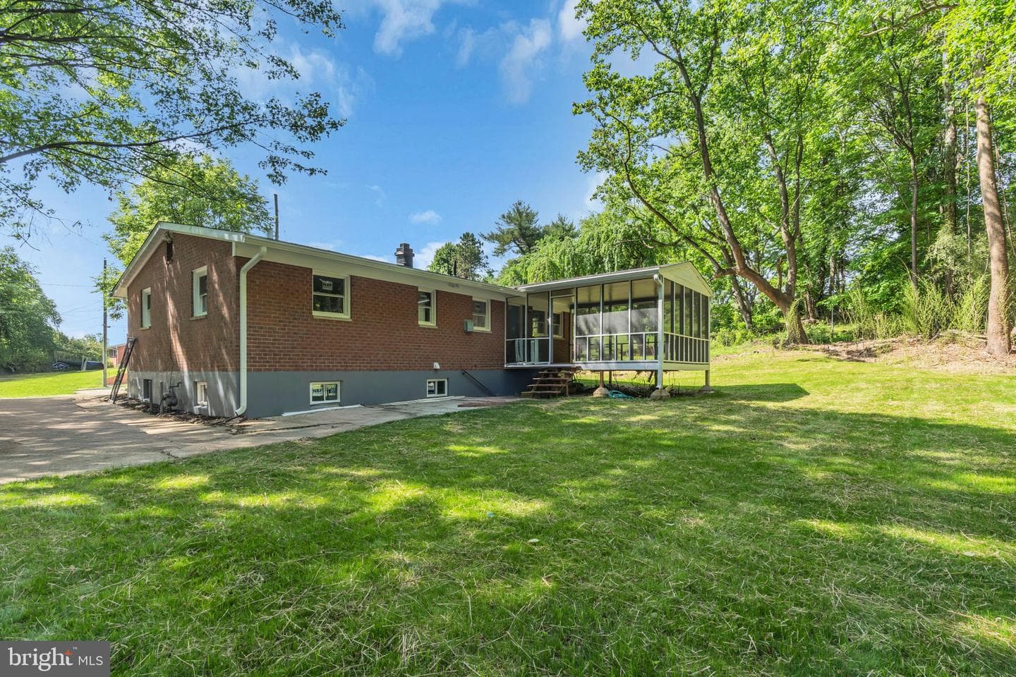 7100 Abbington Drive photo 3