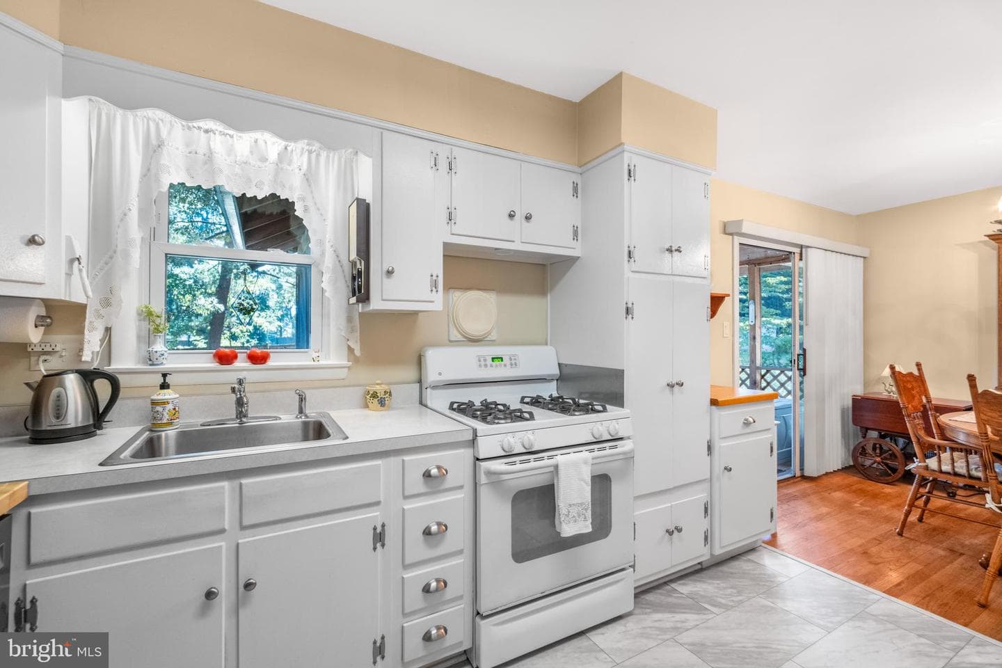 11727 Emack Road photo 7