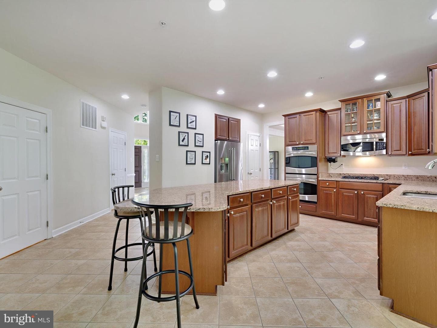 15446 Symondsbury Way photo 12