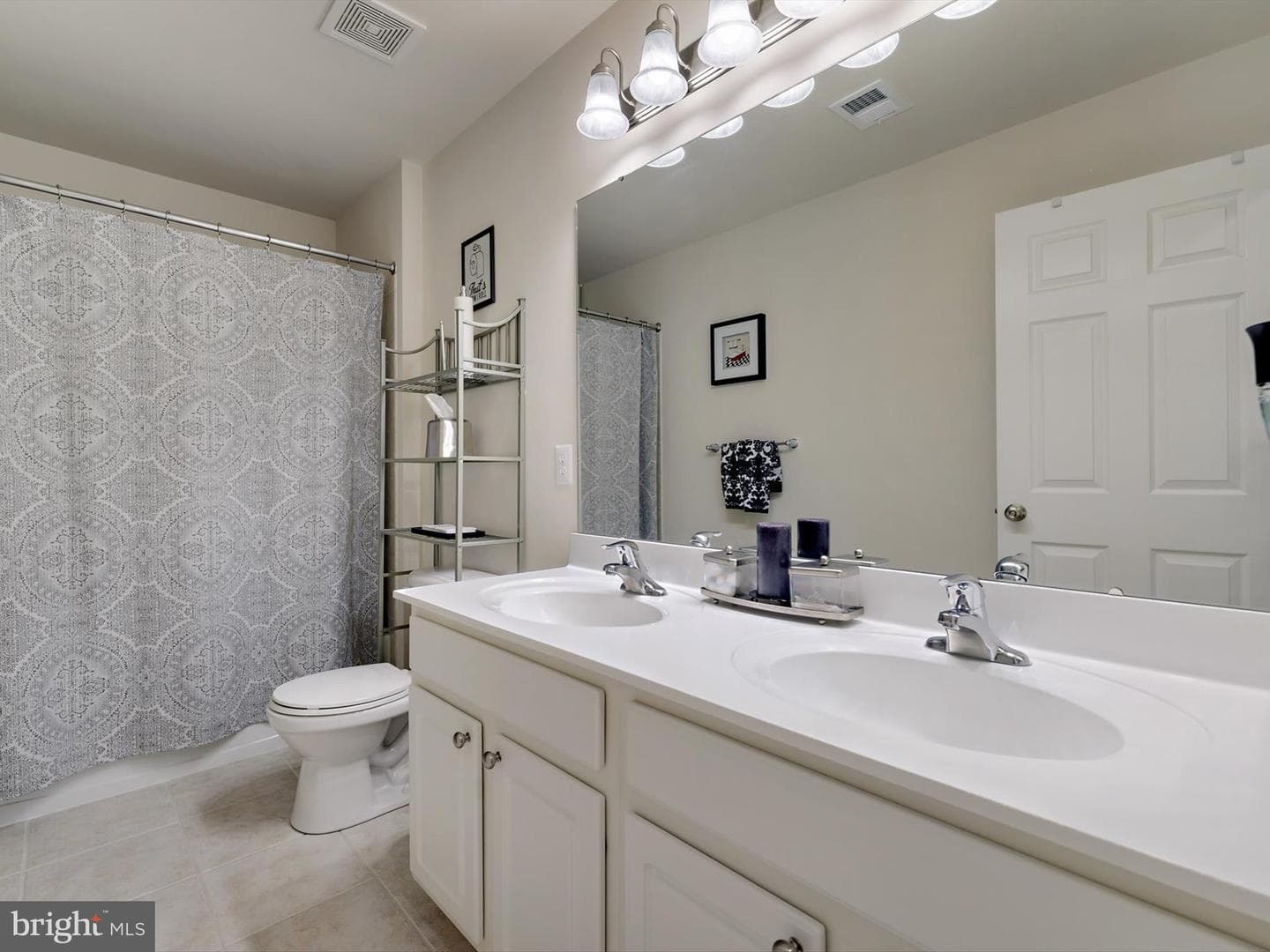 15446 Symondsbury Way photo 32
