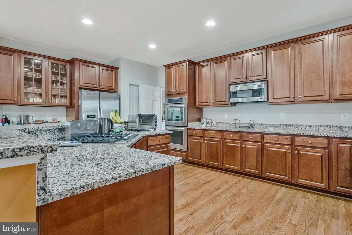 412 Stanwich Terrace photo 16