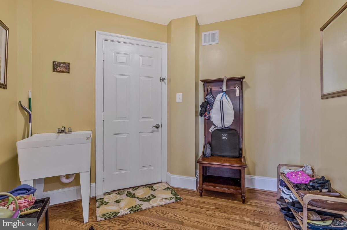 412 Stanwich Terrace photo 25