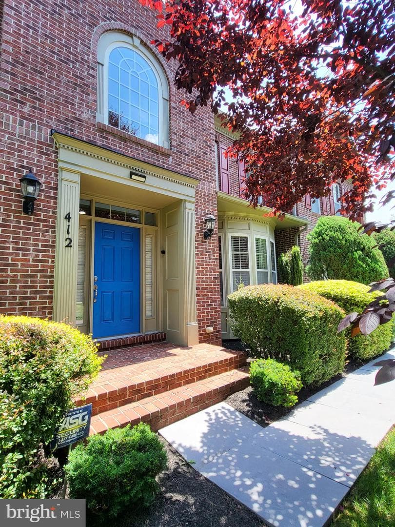 412 Stanwich Terrace photo 3