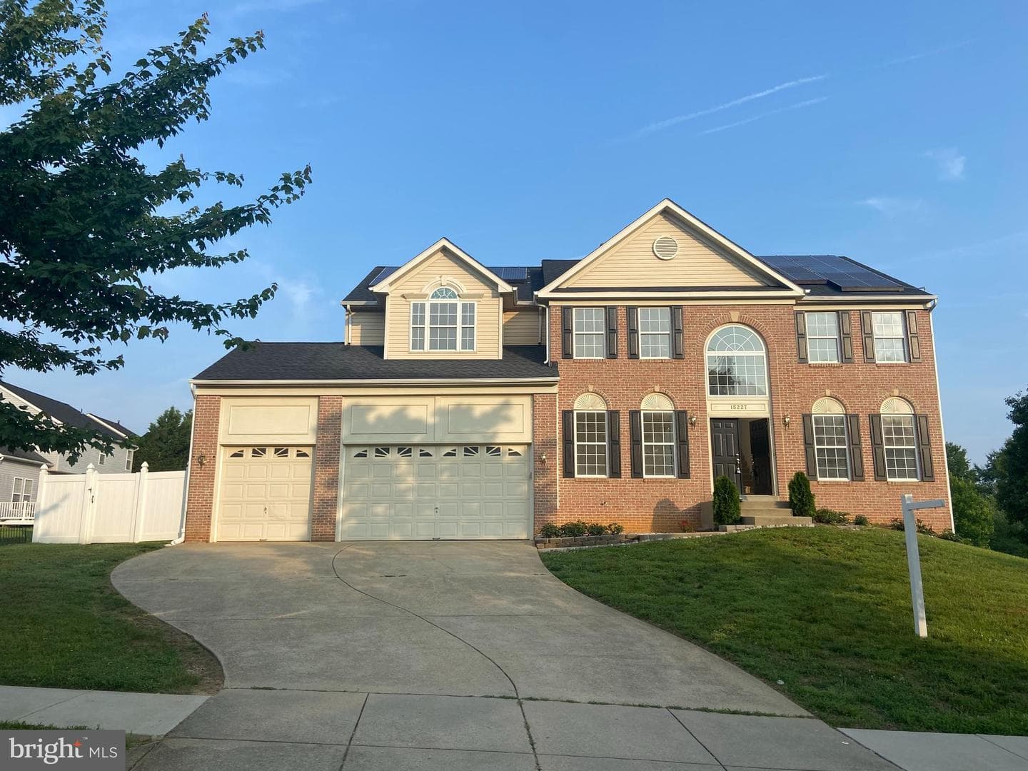 15227 Derbyshire Way photo 1