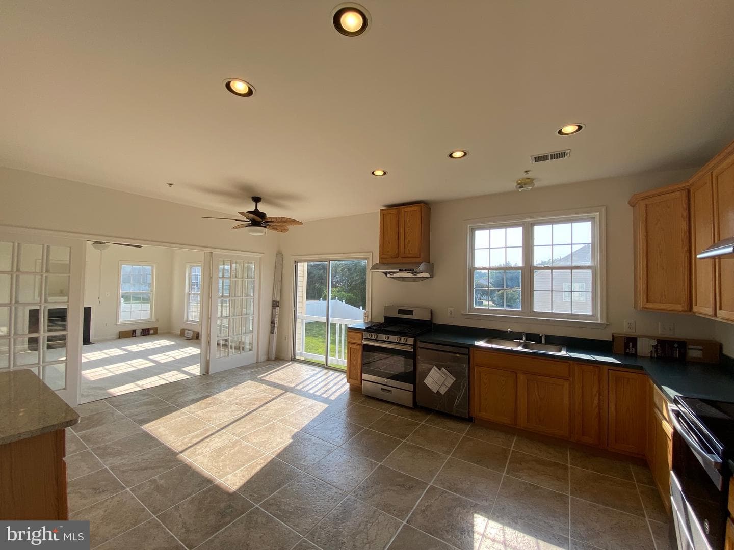 15227 Derbyshire Way photo 10