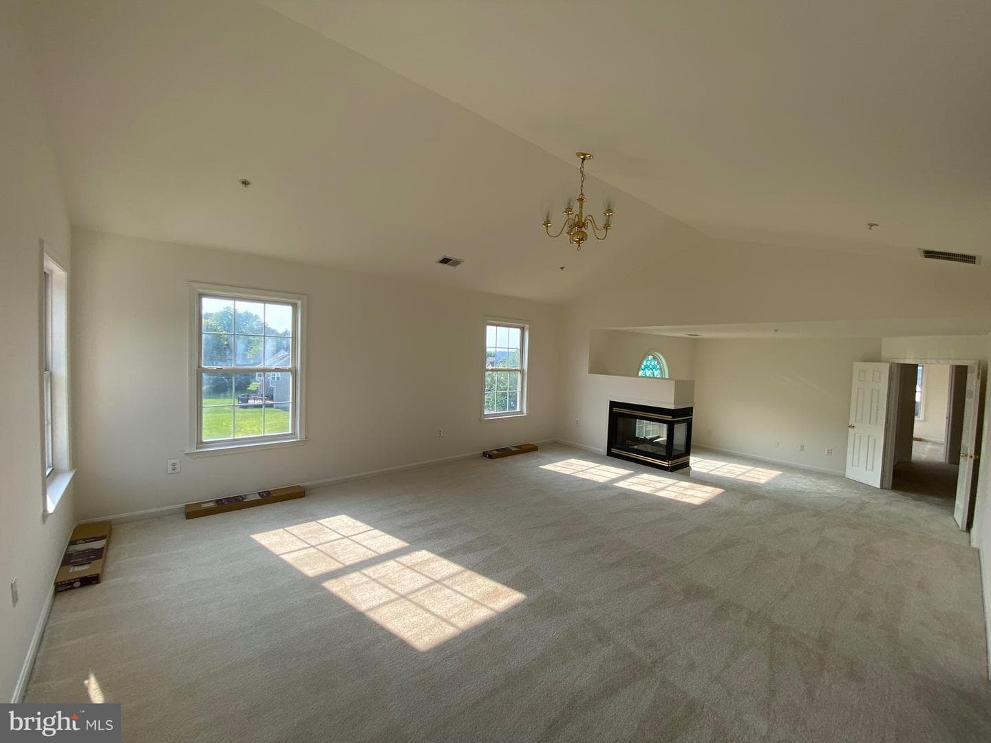 15227 Derbyshire Way photo 18