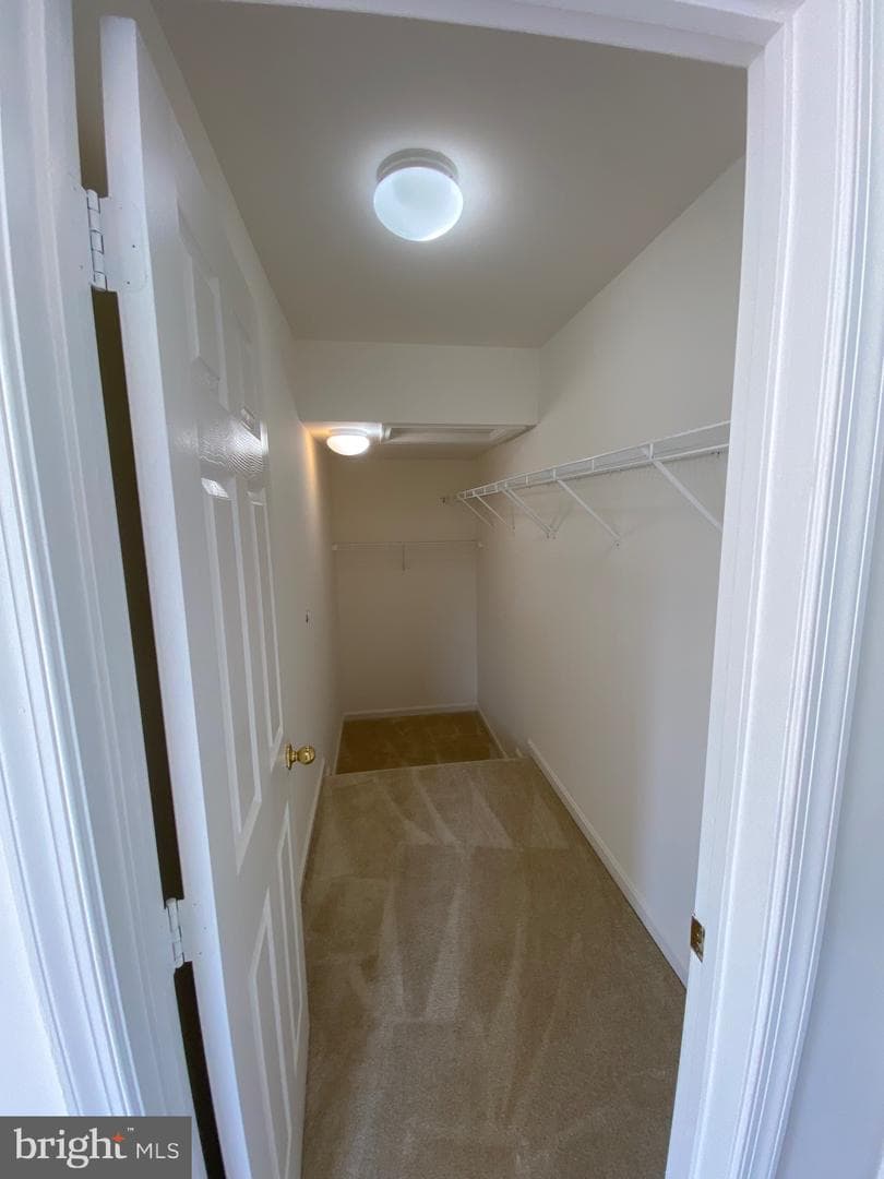 15227 Derbyshire Way photo 19