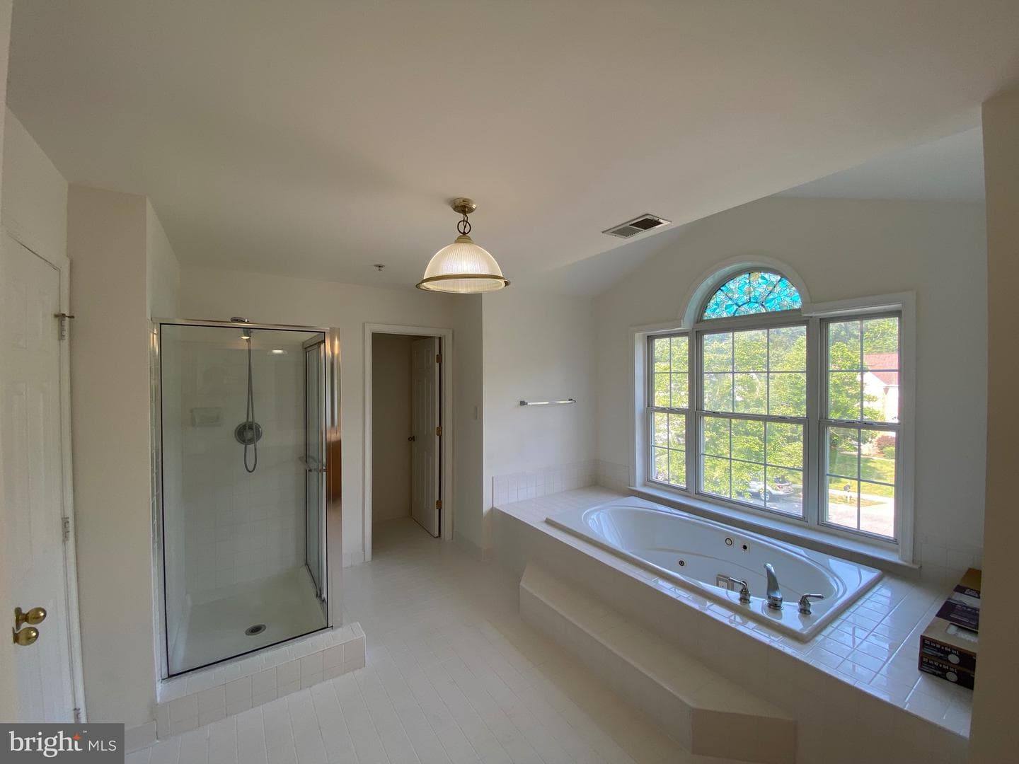15227 Derbyshire Way photo 21