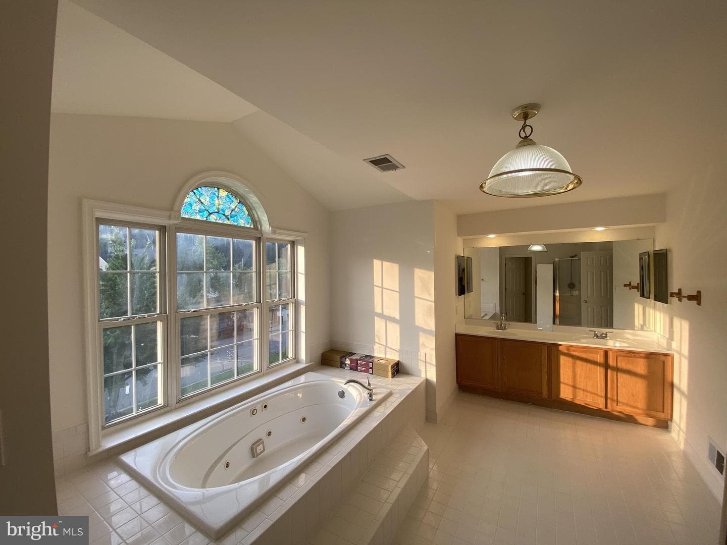 15227 Derbyshire Way photo 22