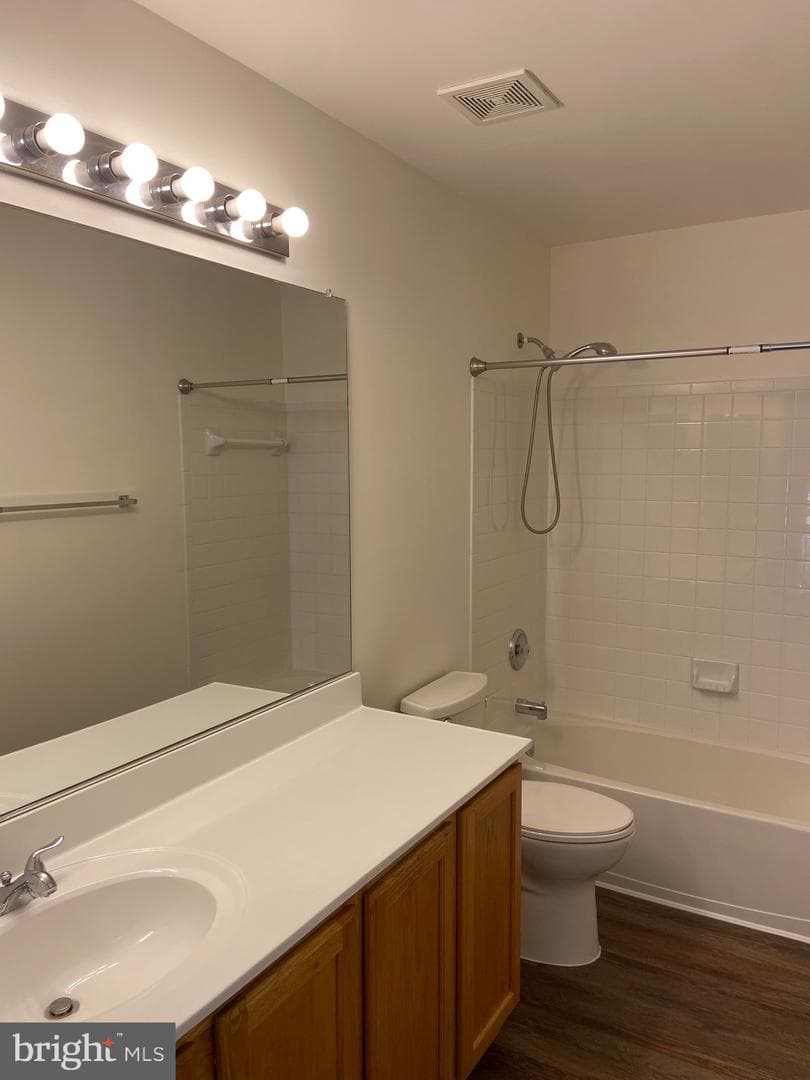 15227 Derbyshire Way photo 25