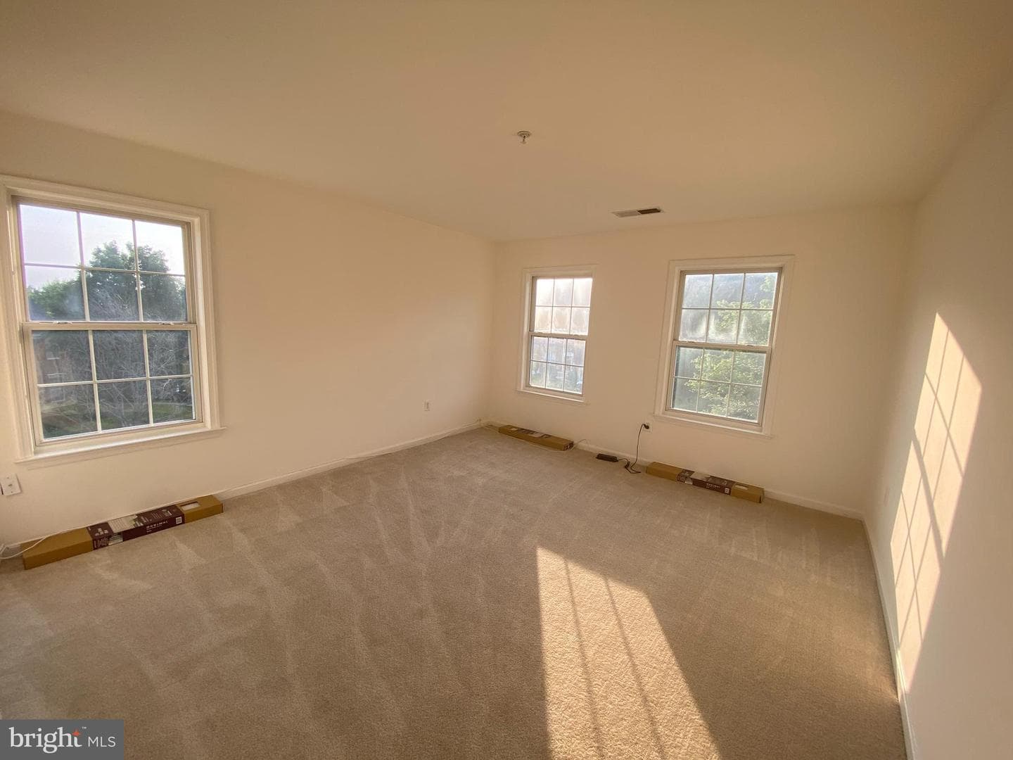 15227 Derbyshire Way photo 27
