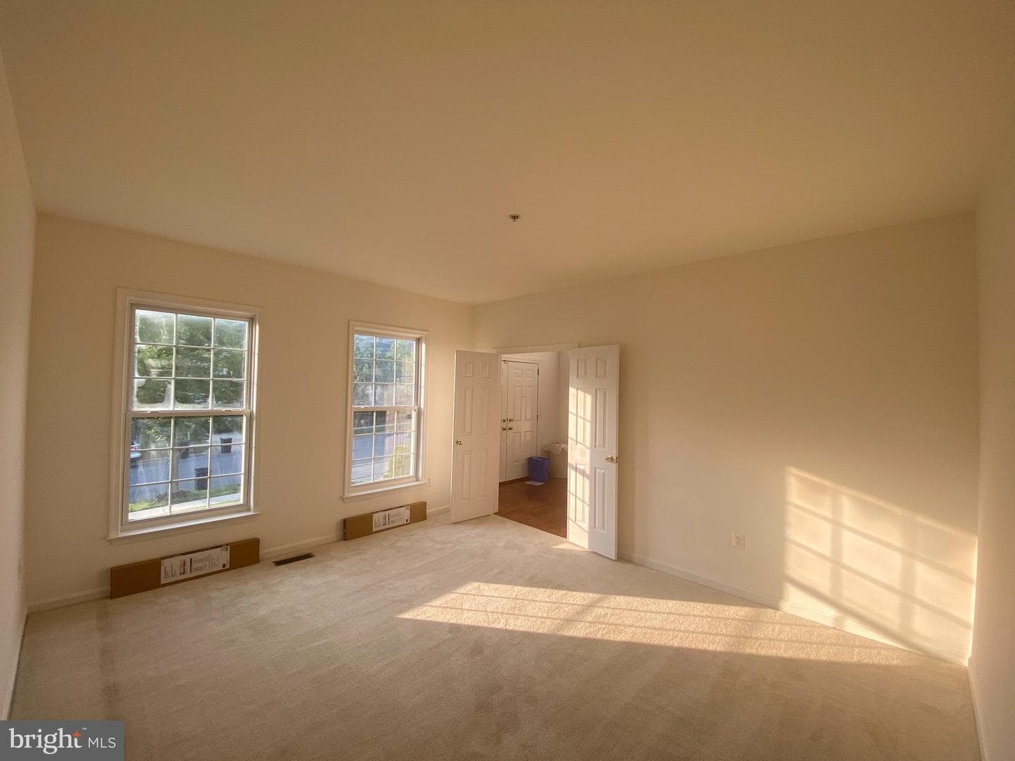15227 Derbyshire Way photo 3