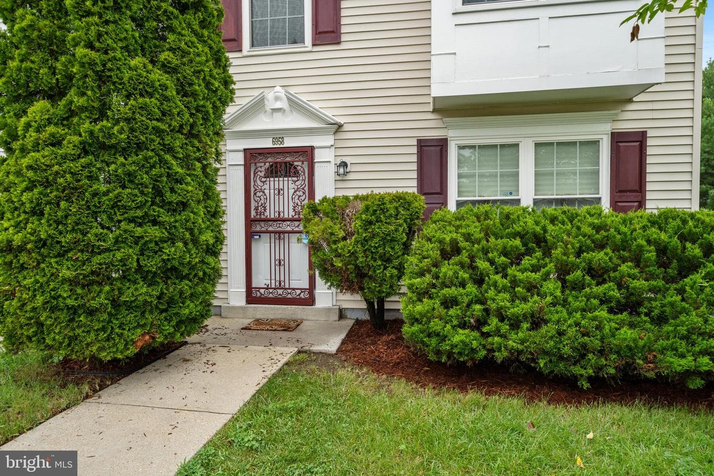 6958 Aquamarine Court photo 2