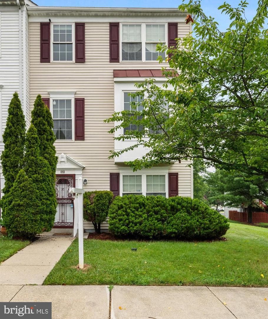 6958 Aquamarine Court photo 3
