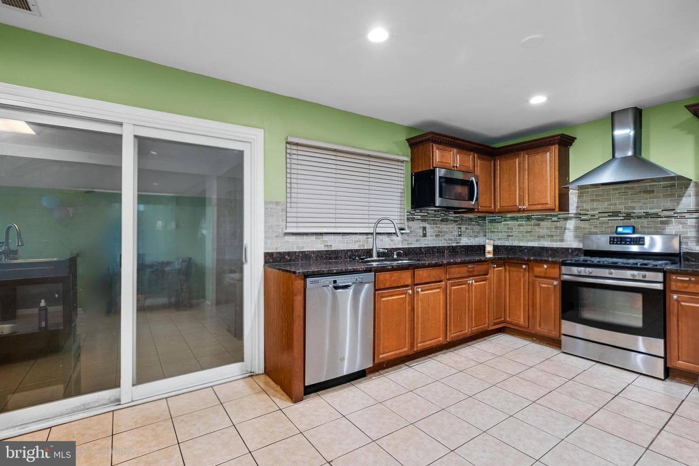 10900 New Salem Avenue photo 12