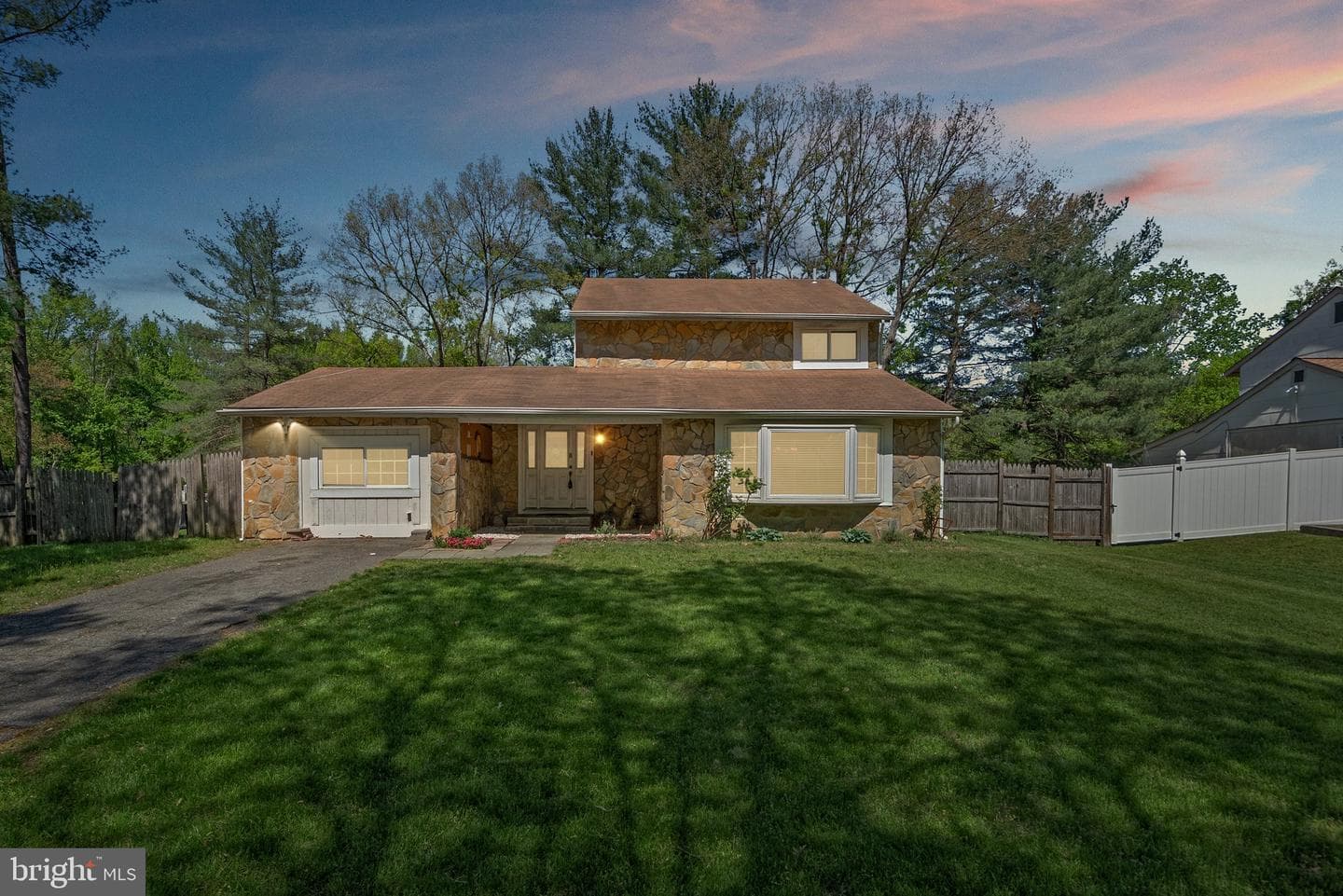 10900 New Salem Avenue photo 2