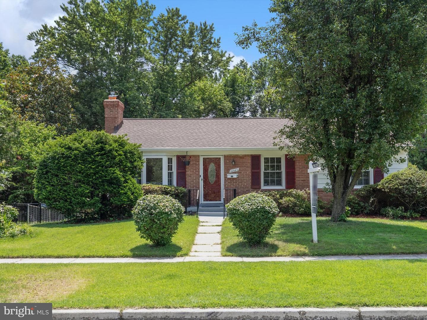 10525 Edgemont Drive photo 2