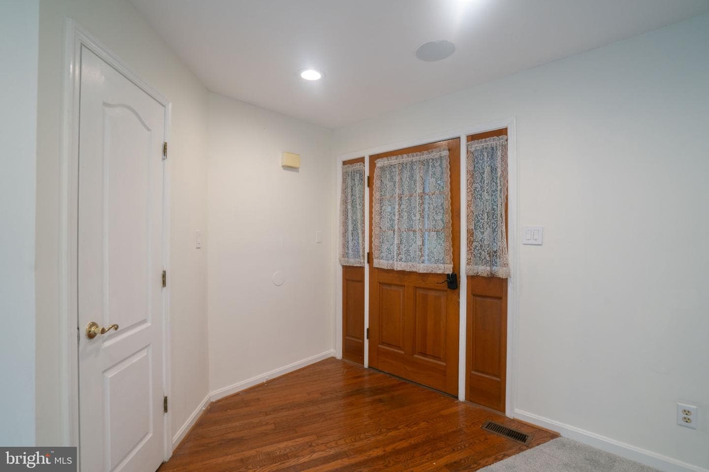6904 Burch Hill Road photo 26