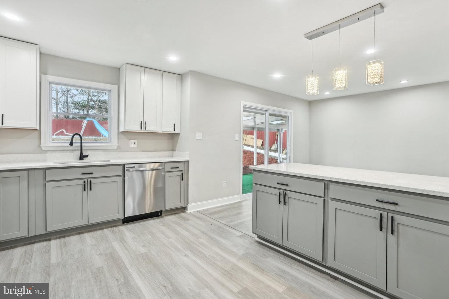 12816 Pine Tree Lane photo 15