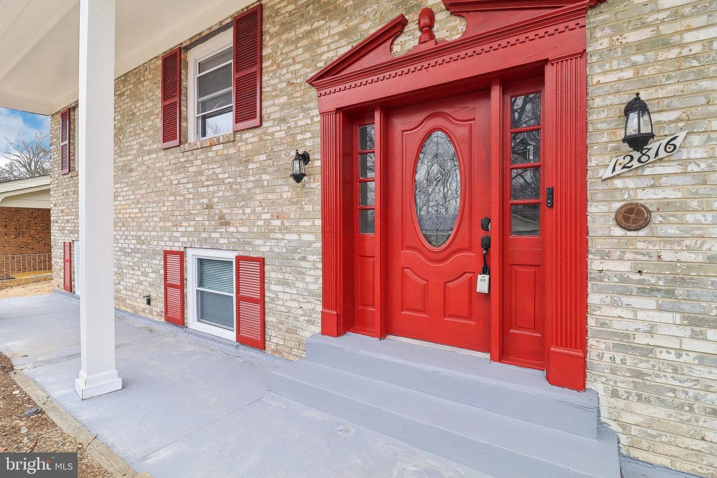 12816 Pine Tree Lane photo 5