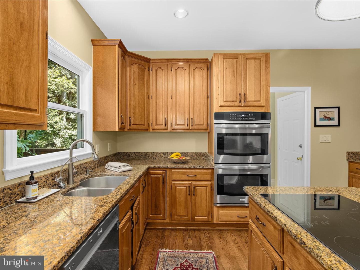 210 Queen Marie Court photo 20