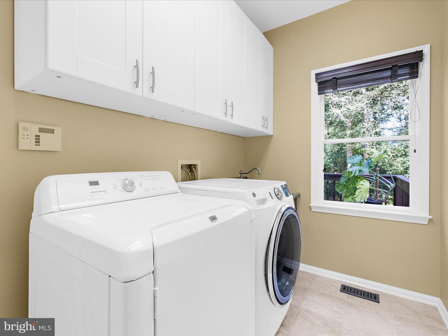 210 Queen Marie Court photo 30