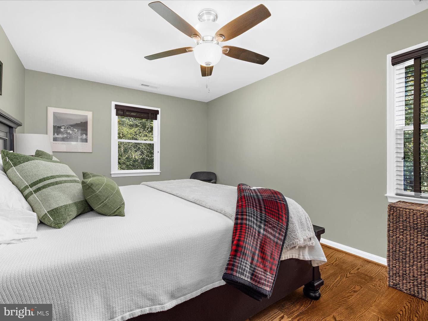 210 Queen Marie Court photo 39