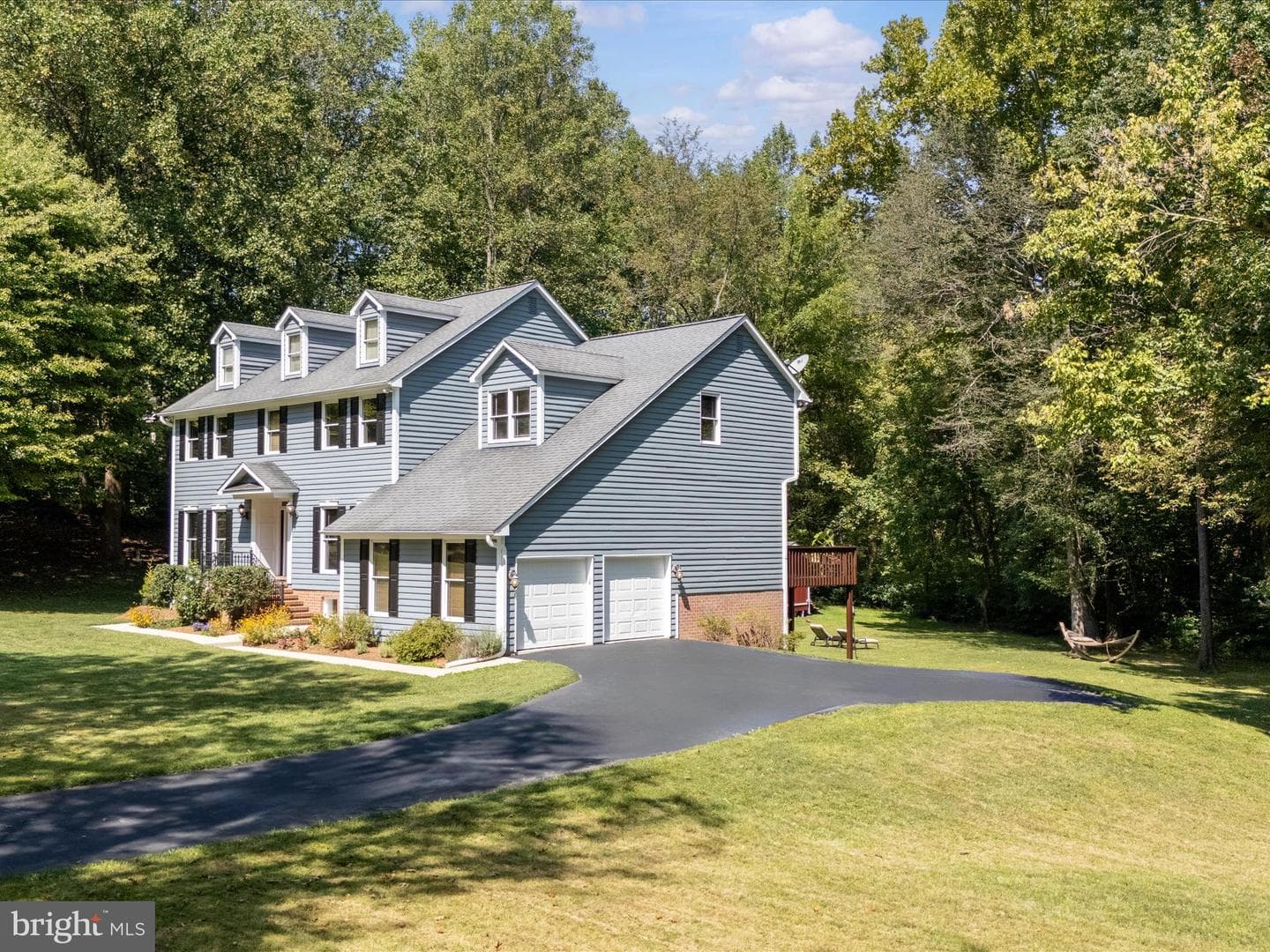 210 Queen Marie Court photo 4
