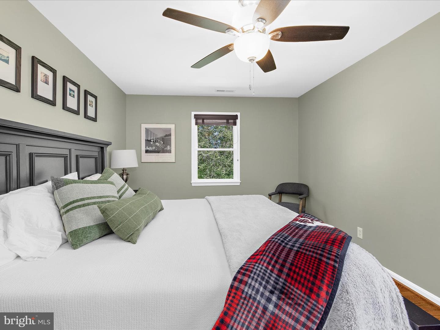 210 Queen Marie Court photo 40