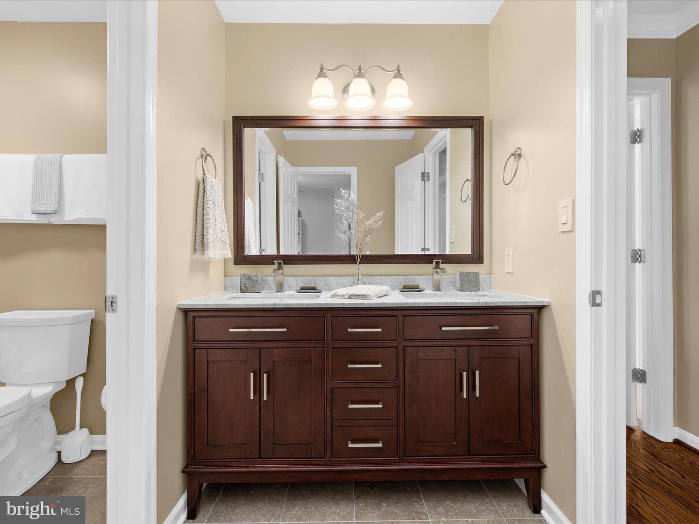 210 Queen Marie Court photo 45