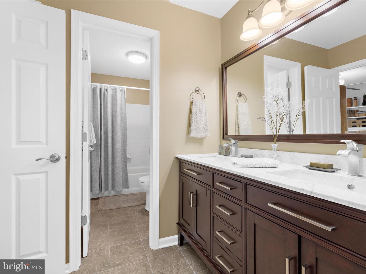 210 Queen Marie Court photo 46