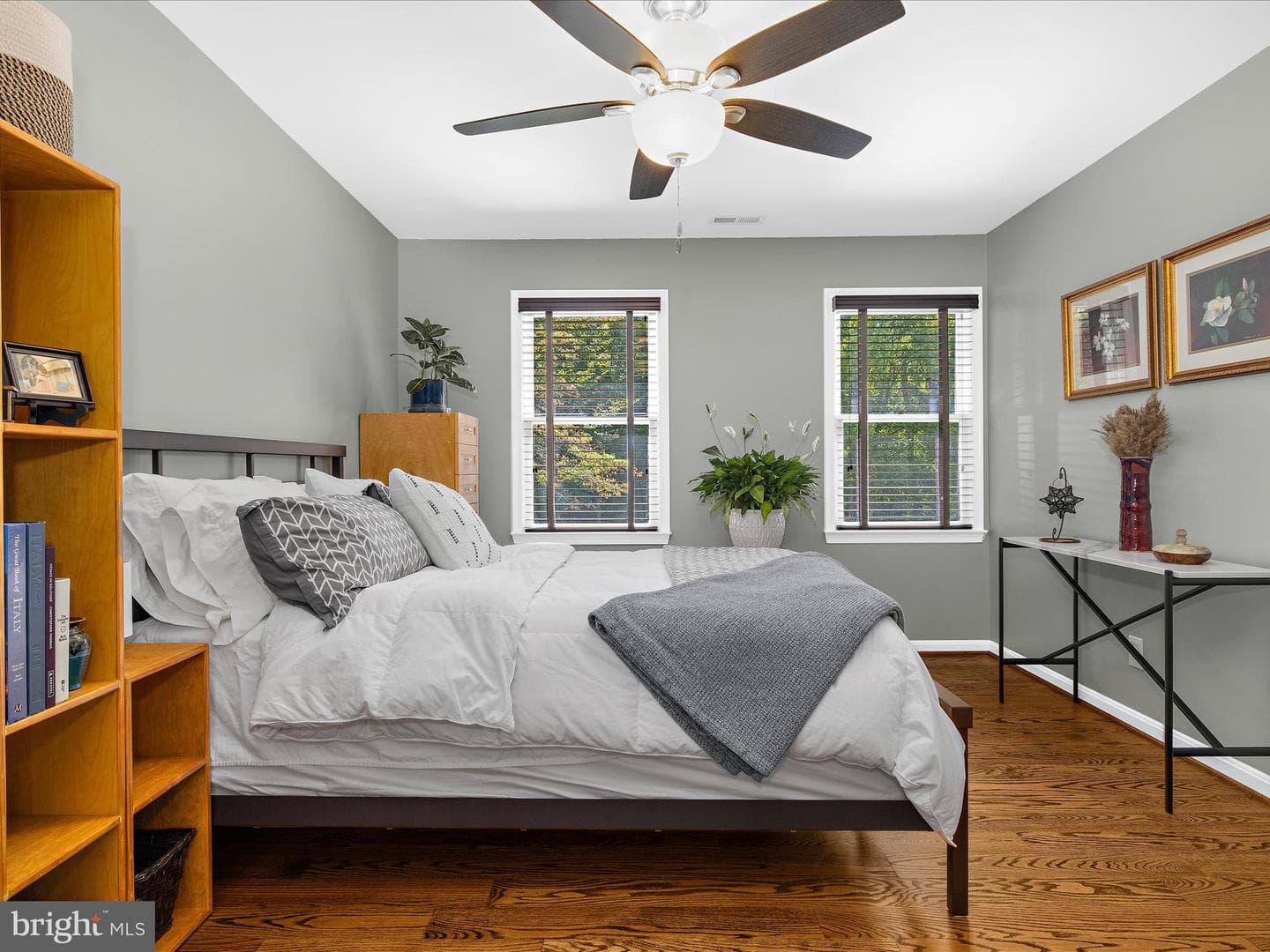 210 Queen Marie Court photo 47