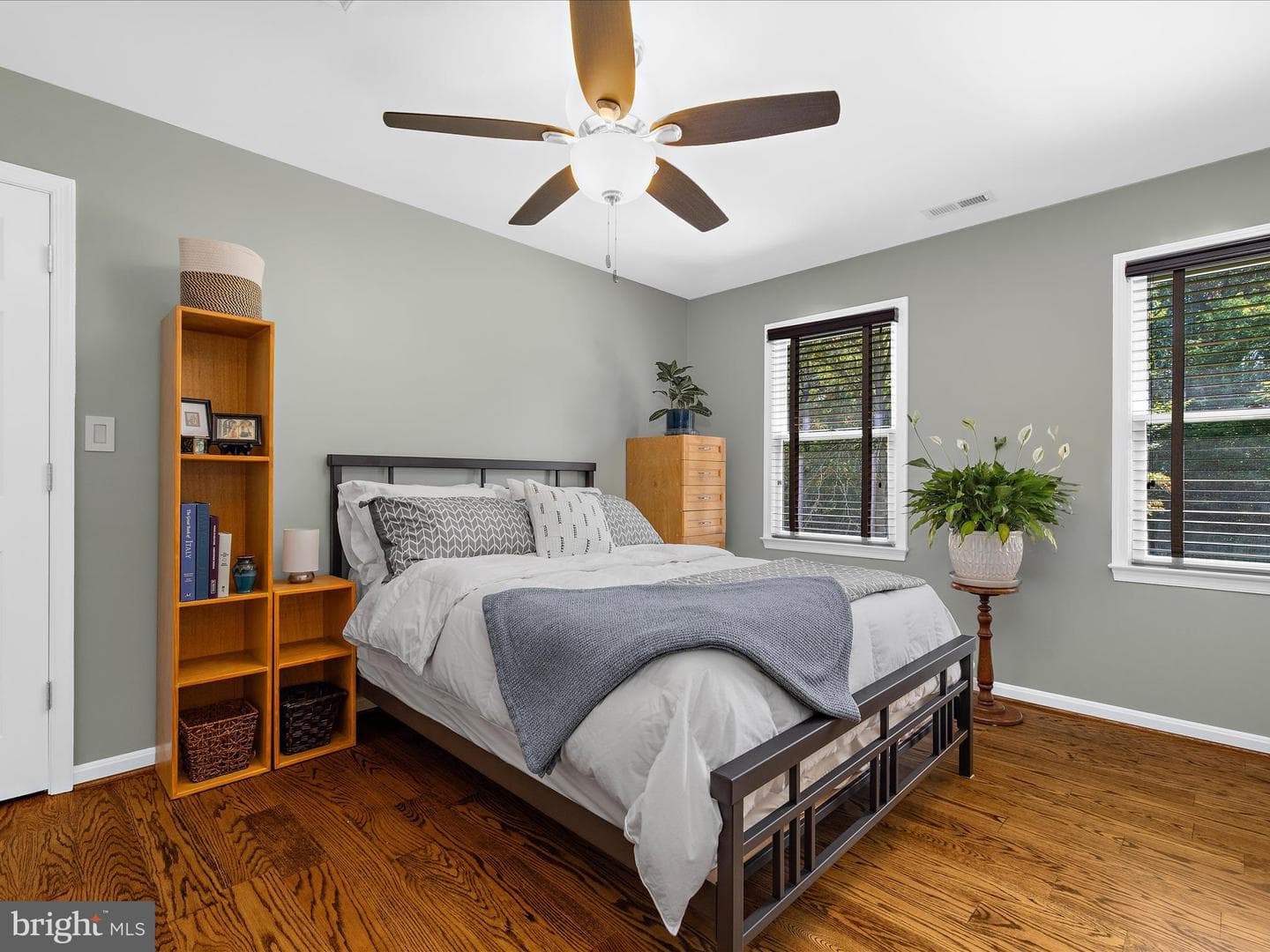 210 Queen Marie Court photo 48