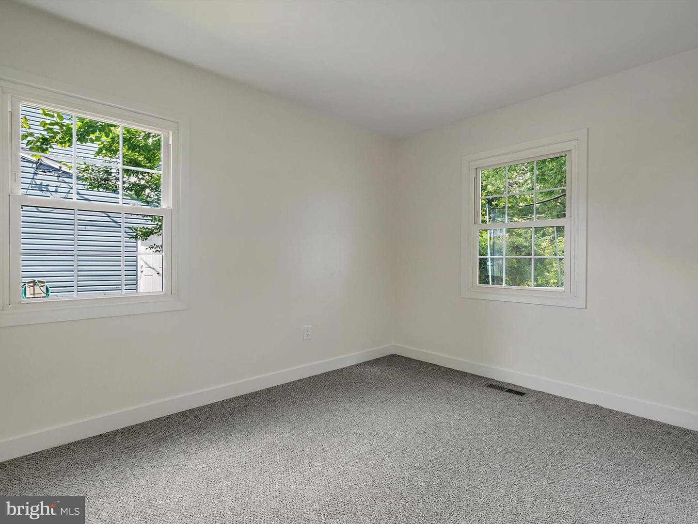 2207 Harwood Lane photo 32