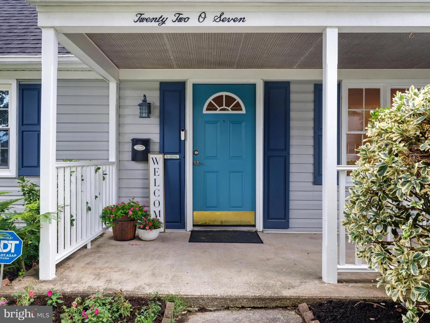 2207 Harwood Lane photo 4