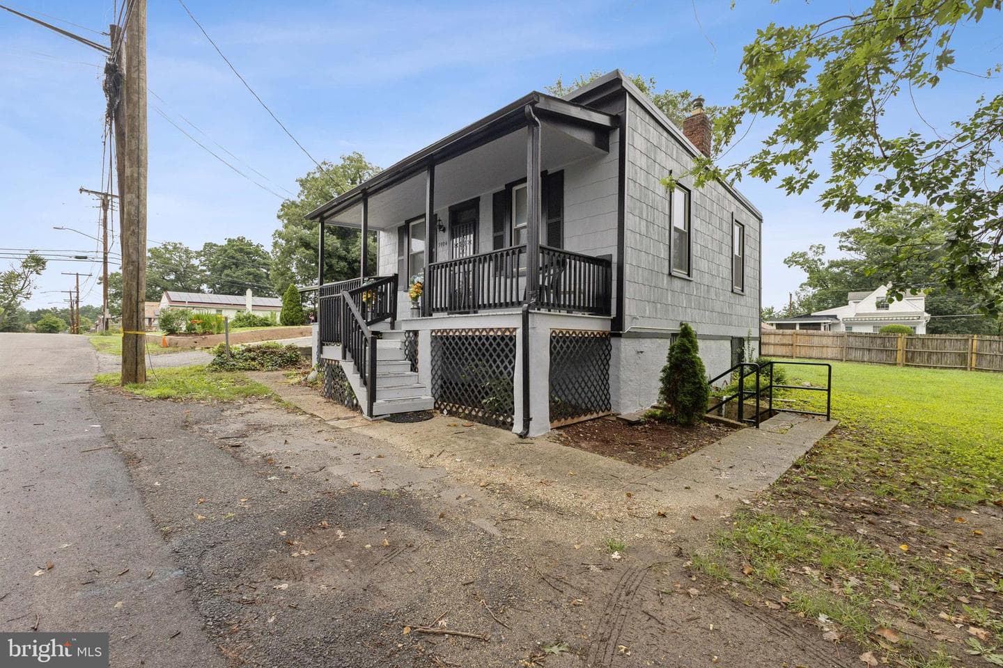 3904 Clark Street photo 2
