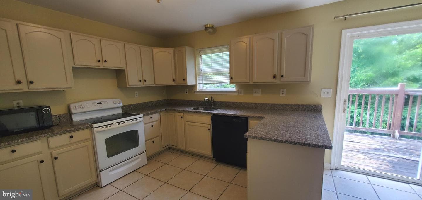5502 Linwood Court photo 2