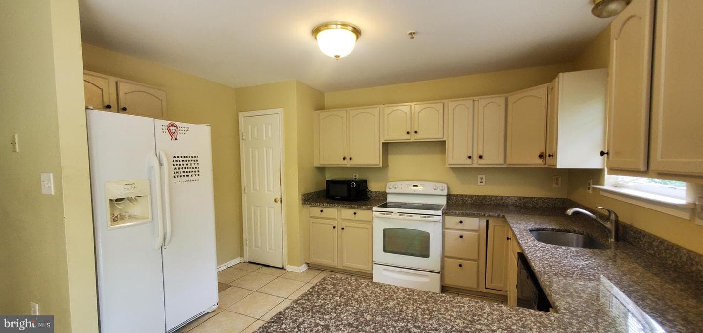 5502 Linwood Court photo 4