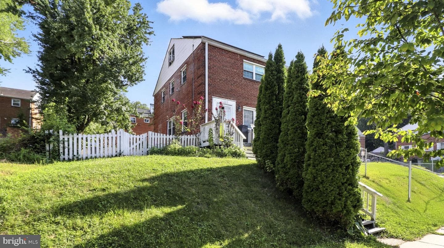 6203 Longfellow Street photo 3