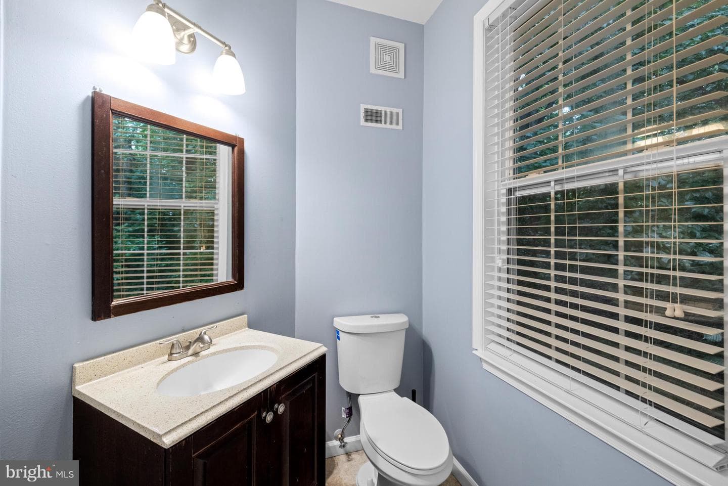 1712 Apple Blossom Court photo 32