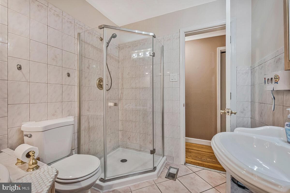 6614 McCahill Drive photo 21