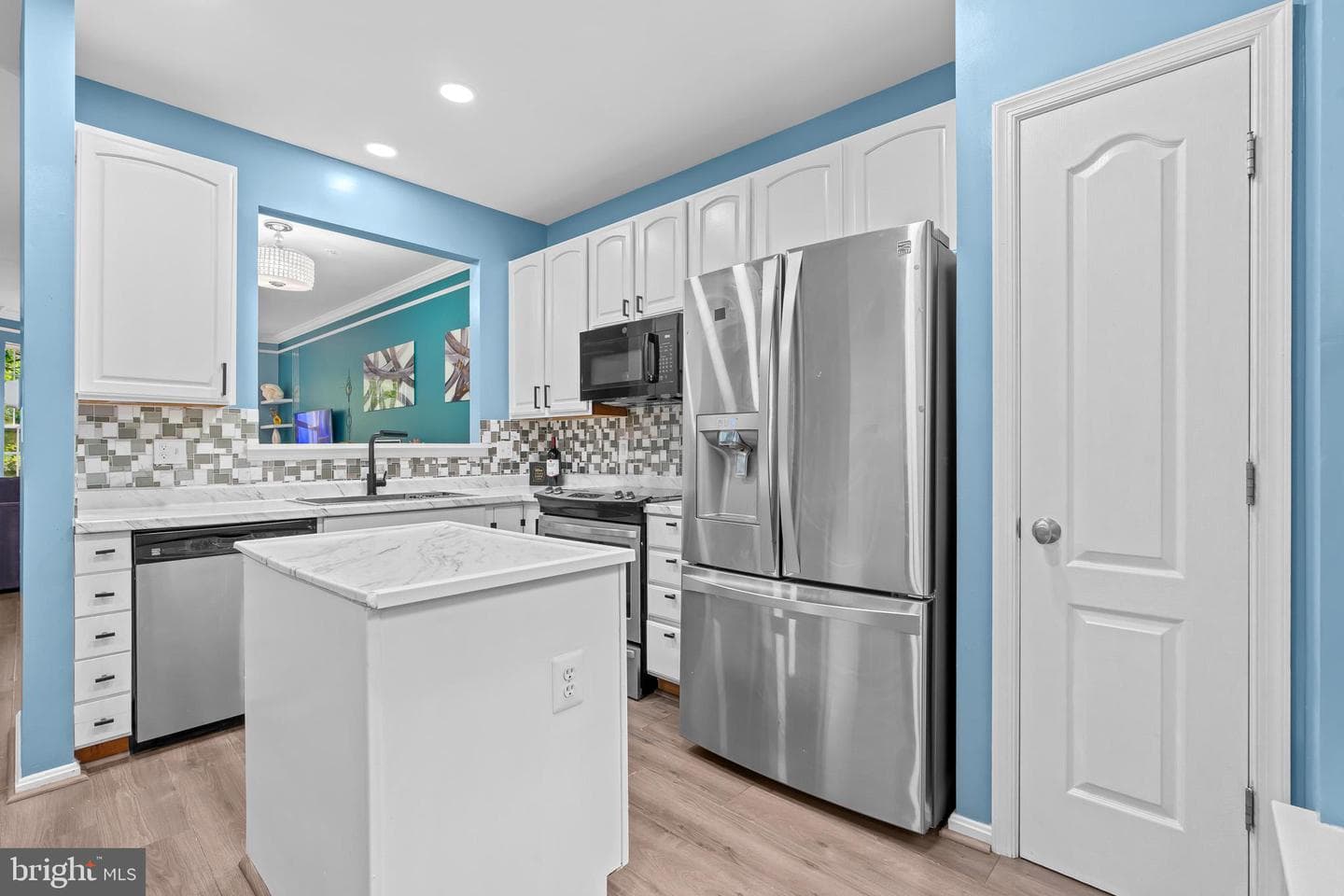 714 Parev Way photo 23