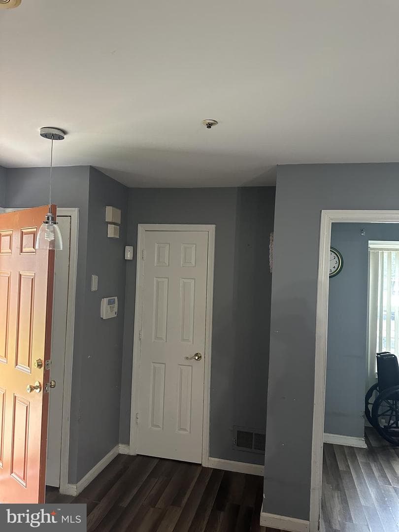 1821 Cedarwood Court photo 4