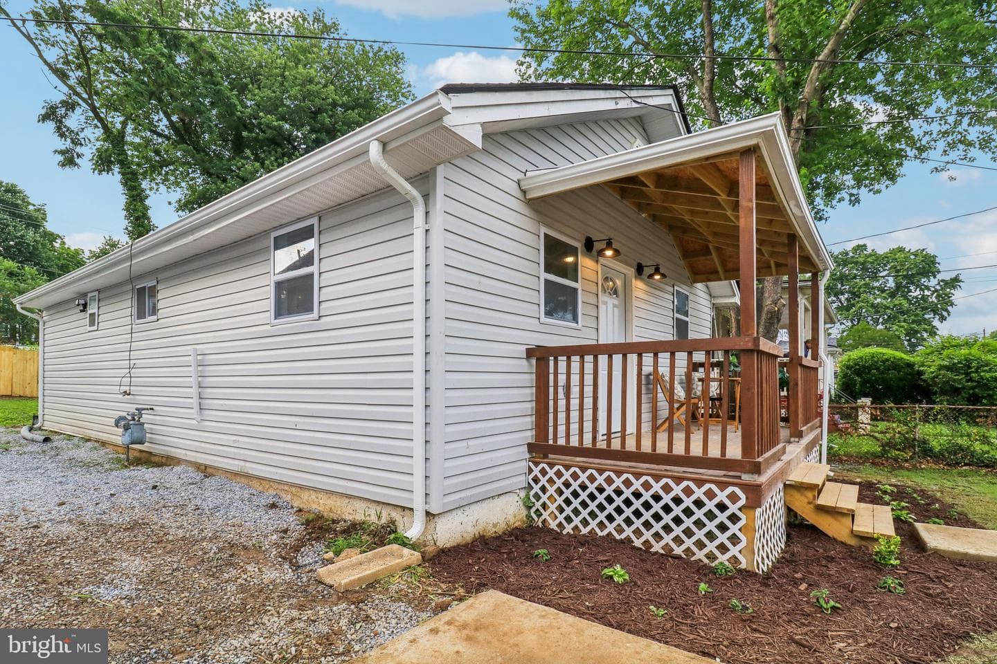 919 Mentor Avenue photo 5